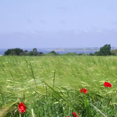 Holiday home Quaint Stone House Between Land And Sea Tredrez-Locquemeau
